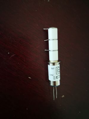 Άσπρο κεραμικό 10KV JPK43C234 12VDC που φέρνει το διακόπτη ηλεκτρονόμων υψηλής τάσης RF 25A για την εφαρμογή συζευκτήρων κεραιών